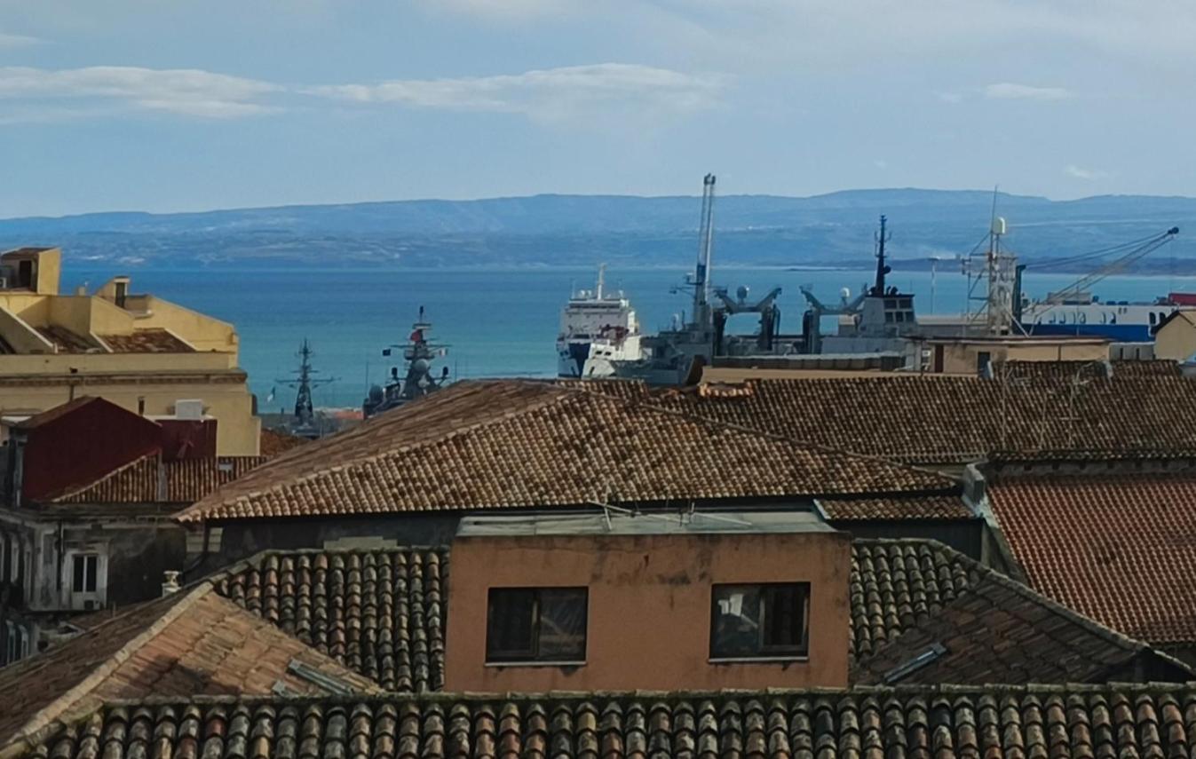 Attico Con Terrazzo Al Centro Storico Di